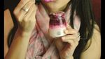 Hobi Ke Kafe dan Beli Gorengan, Ini Aksi Feni Rose Ketika Kulineran