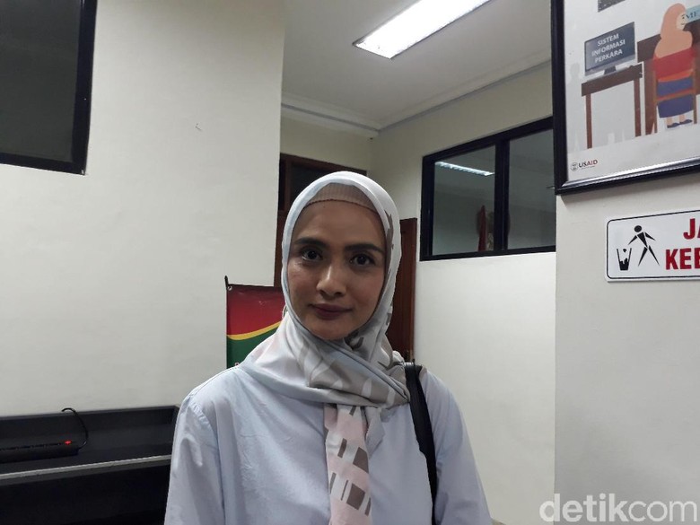 Resmi Bercerai dari Ibnu Jamil, Ade Maya Ucap Syukur Resmi Bercerai dari Ibnu Jamil, Ade Maya Ucap Syukur
