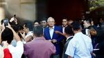 Senyum Najib Razak Saat Akan Ditanyai Komisi Antikorupsi