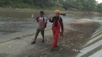 Tentu saja ini bukan Naruto asli, karena Naruto memang tidak ada di dunia nyata melainkan di anime saja.
