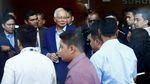 Foto: Senyum Najib Razak saat Diperiksa Komisi Antikorupsi