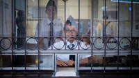 Foto: Hanya anak-anak Hungaria berusia 10-14 tahun dan memiliki nilai bagus serta telah mengikuti pelatihan selama 6 bulanlah yang boleh ikut pelatihan. Petugas tiket ini juga anak-anak (CNN Travel)