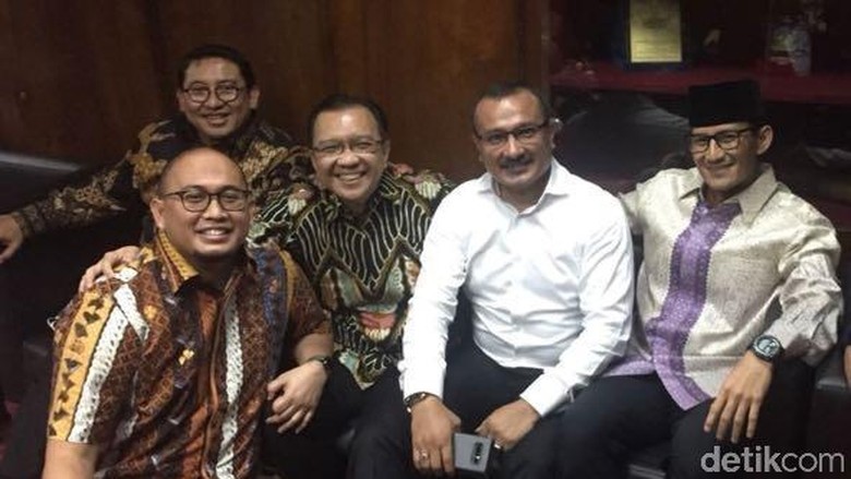 Koalisi Gerindra-PD-PKS-PAN Bersiap Melawan Jokowi Koalisi Gerindra-PD-PKS-PAN Bersiap Melawan Jokowi
