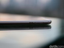 Unboxing A2 Lite, Ponsel Sharp Kekinian Rp 2 Jutaan