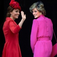 Sama-sama berpose membelakangi kamera, Putri Diana dan Kate Middleton memiliki pesonanya masing-masing yang membuat banyak fans mereka jatuh hati. Foto: Instagram loyal__royals