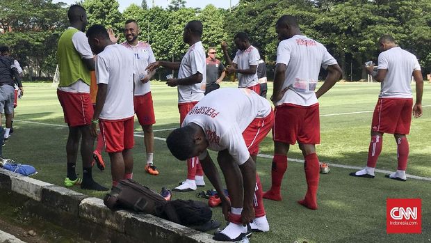 Persipura Jayapura saat menjalani latihan persiapan jelang laga lawan Persija Jakarta, Jumat (25/5).