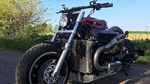 Tampang Sangar Motor Monster Bermesin Mobil V6