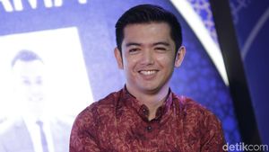 Nicky Tirta Hadapi Perceraian dengan Senyuman