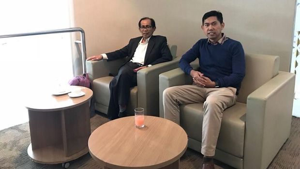 Kesederhanaan Artidjo: Kelas Ekonomi, Tas Ransel dan Minus Ajudan