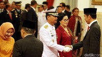 Siwi mendapat ucapan selamat.