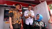 Wagub Sandiaga Uno Tinjau Penukaran Uang di Monas