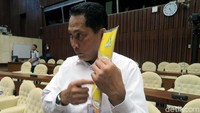 Selain itu, Buwas memastikan kualitas beras yang ia jual bermutu baik. Rencanannya Bulog akan memasarkan beras tersebut mulai pekan depan melalui koperasi BUMN dan beberapa toko ritel.