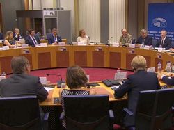 Mengintip Zuckerberg Dicecar Parlemen & Disambut Demo