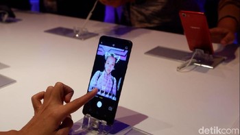 Teknologi ini memindai 296 titik di wajah untuk menghasilkan hasil selfie yang lebih natural. (Foto: detikINET/Adi Fida Rahman)