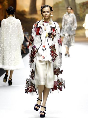 Fashion show koleksi Spring-Summer 2019 dari Biyan. 