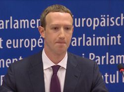 Mengintip Zuckerberg Dicecar Parlemen & Disambut Demo