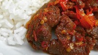 Siapapun pasti doyan dendeng dan nasi putih hangat. Bersama sang suami, Nirina punya usaha dendeng lho. Duh, ngiler! Foto: Instagram nirinazubir_