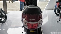 Suzuki Access 125 adalah salah satu skuter Suzuki yang laris di pasar Asia. Motor yang memadukan unsur modern dan klasik dalam satu kesatuan mirip dengan Vespa ini punya tampang khas tersendiri.