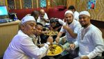 Begini Cara Berdakwah Ustaz Subhan Bawazier Ketika Sedang Makan