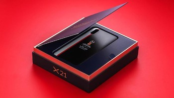 X21 menjadi ponsel kedua edisi Piala Dunia 2018 yang dibuat Vivo. Sebelumnya mereka merilis X20. Foto: Sohu
