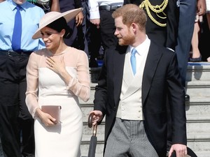 Beda Harry-Meghan dan William-Kate Pamer Kemesraan Setelah Menikah