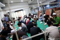 Melongok Suasana Berbuka Puasa Di Masjid Bekas Ruko