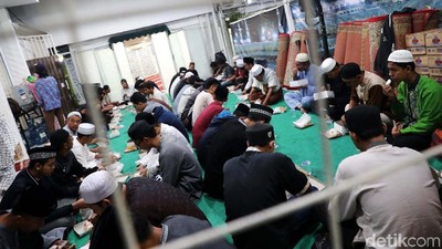 Suasana Buka Puasa di Masjid An Nahl The Icon BSD City