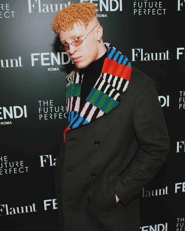 Shaun Ross sudah bekerja untuk sejumlah brand dan desainer kenamaan, termasuk Alexander McQueen. Shaun juga membintangi video klip Beyonce berjudul Pretty Hurts. Foto: Instagram