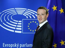 Mengintip Zuckerberg Dicecar Parlemen & Disambut Demo
