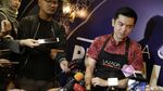 Nicky Tirta Hadapi Perceraian dengan Senyuman