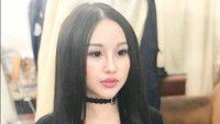 Banyak netizen yang mengomentari fotonya yang terlalu mirip Lucinta Luna. Foto: Dok. Instagram/levanavarraiza