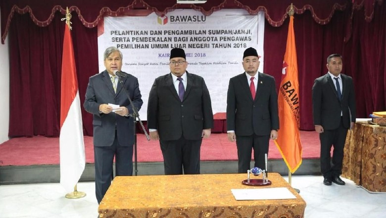 Panwaslu Luar Negeri Diimbau Waspadai Politik Uang dan SARA Panwaslu Luar Negeri Diimbau Waspadai Politik Uang dan SARA