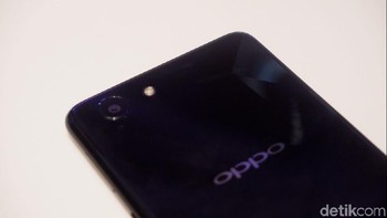 F7 Youth edisi khusus dijual seharga Rp 3,899 juta. (Foto: detikINET/Adi Fida Rahman)