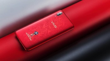 Bicara spesifikasi, ponsel ini hadir dengan bentangan layar 6,28 inch dengan resolusi Full HD+ dan aspek rasio 19:9. Foto: Sohu