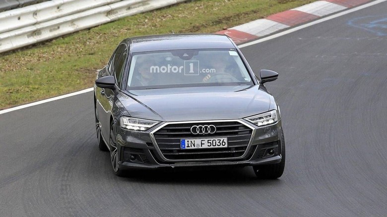 Mobil Audi di tes di Sirkuit Neraka. Foto: Motor1 Mobil Audi di tes di Sirkuit Neraka. Foto: Motor1