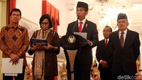 THR yang akan didapat PNS tahun ini juga lebih besar dibandingkan tahun-tahun sebelumnya.