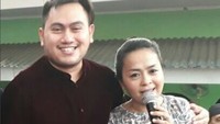 Munaroh ternyata hobby menyanyi juga gengs. Foto: Dok.Instagram/maryati_tohir