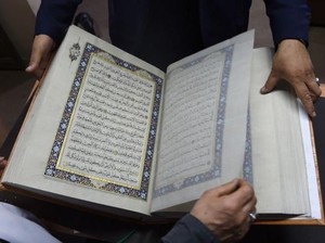 Langka! Alquran Berbahan Sutra Dibuat di Afghanistan