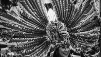 Penari Dayak dalam balutan hitam putih. Aulia Rizky/Pemprov Kalteng.
