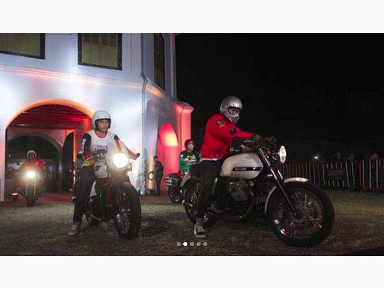 Gaya Gibran Main Motor, Nggak Kalah Sama Jokowi