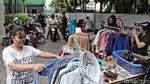 Mengintip Bazar Baju Murah Ramadan di RSUD Tanjung Priok