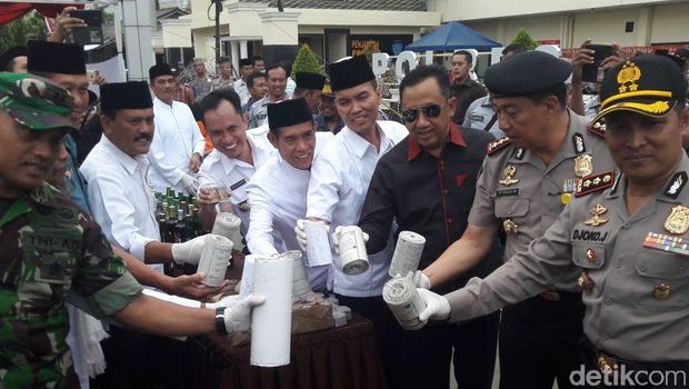 Pemusnahan alat bukti sabu di Cilacap.