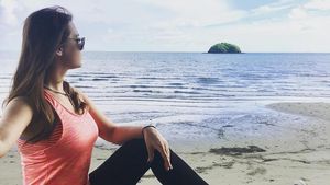 Foto: Gaya Liburan Seksi Maria Ozawa di Filipina