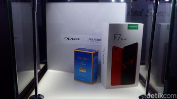 Kendati begitu, ponsel ini tetap menawarkan layar lapang. (Foto: detikINET/Adi Fida Rahman)