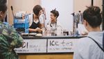 10 Pose Si Lincah Nirina Zubir Saat Tiup Kue Daging dan Makan Bareng Teman