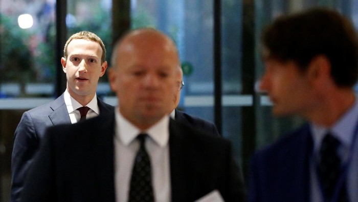 Facebook menepis kabar larangan penggunaan iPhone oleh Mark Zuckerberg (Foto: Reuters) Facebook menepis kabar larangan penggunaan iPhone oleh Mark Zuckerberg (Foto: Reuters)