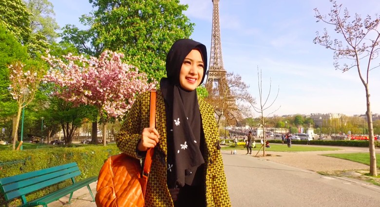 Tak Diizinkan Berhijab, Muslimah Prancis Ini Jadi Desainer Tak Diizinkan Berhijab, Muslimah Prancis Ini Jadi Desainer