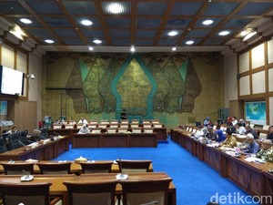 DPR Rapat Bareng ESDM dan Pertamina, Ini Hasilnya