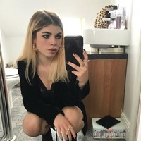 Liam mengaku, meski rutin membayar biaya hidup kedua putrinya, dia tidak dibolehkan bertemu dengan mereka. Hidup dengan ibunya, Molly tumbuh menjadi remaja yang cantik. (Foto: Instagram/Molly Moorish)