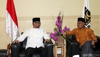 Tampaknya, Mantan ketua KPK Abraham Samad ini sudah mantap maju di Pilpres 2019 dengan mulai melakukan silaturahmi ke berbagai partai politik.